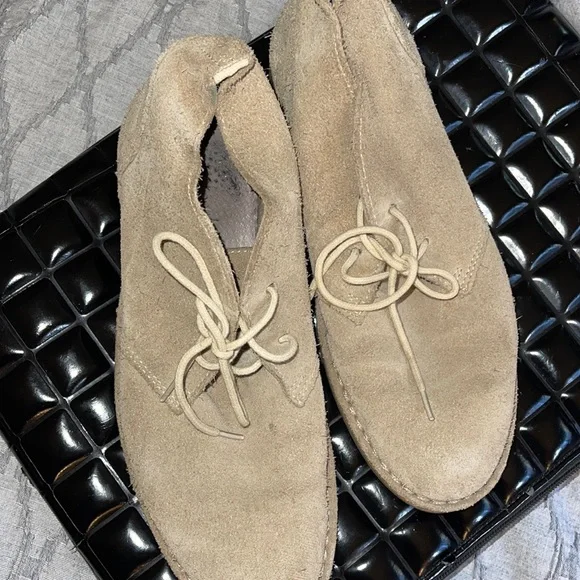 Barneys New York Suede Oxford Shoes - Picture 2 of 6